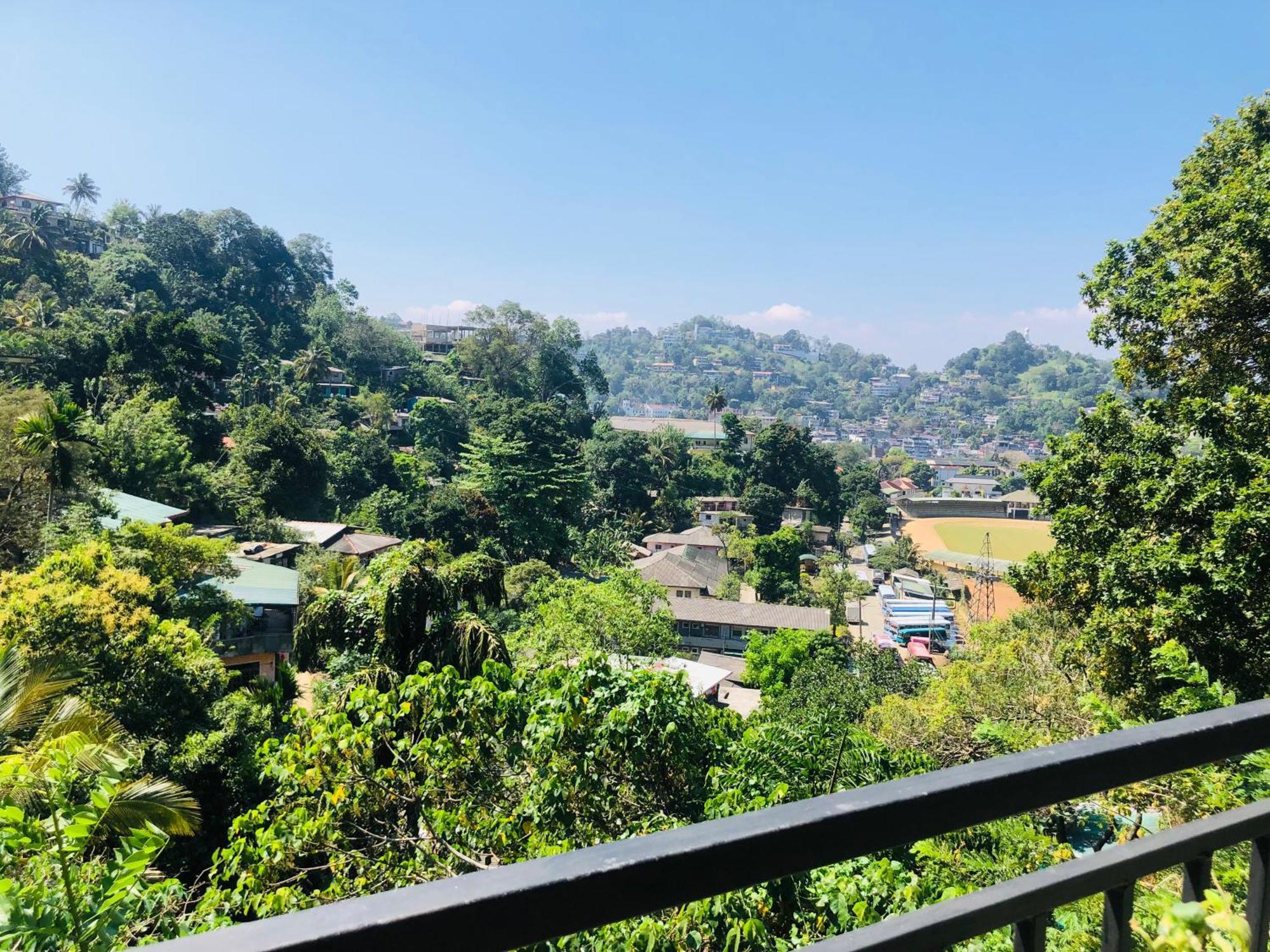 Kandy Dilruk Homestay ภายนอก รูปภาพ