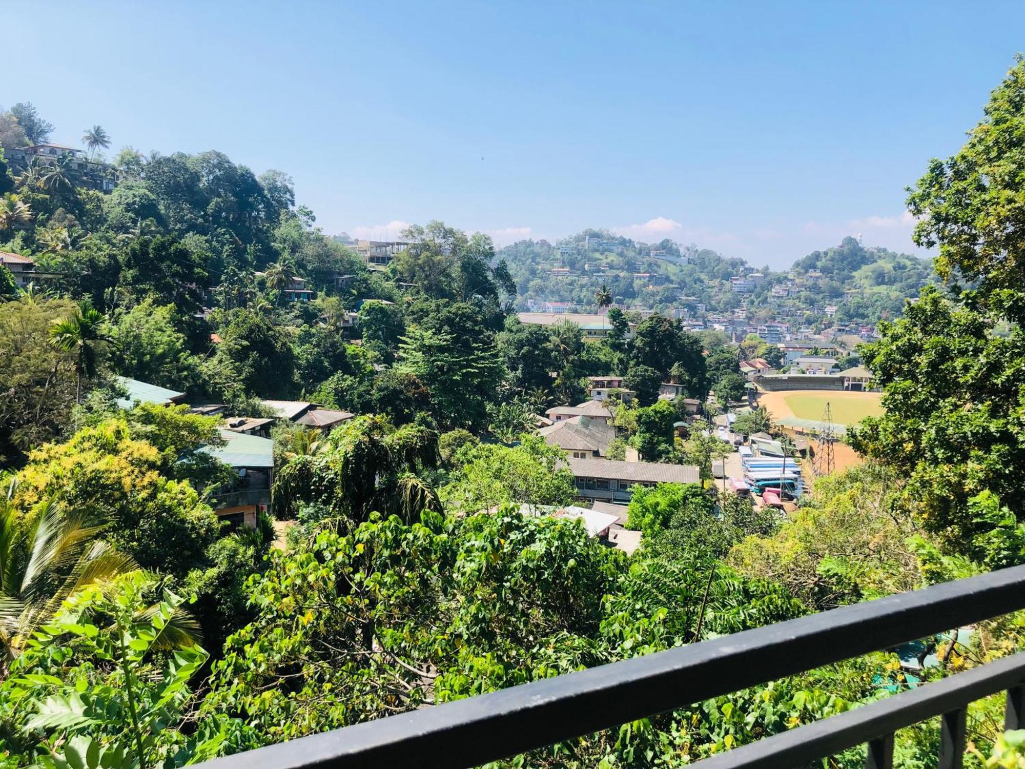 Kandy Dilruk Homestay ภายนอก รูปภาพ