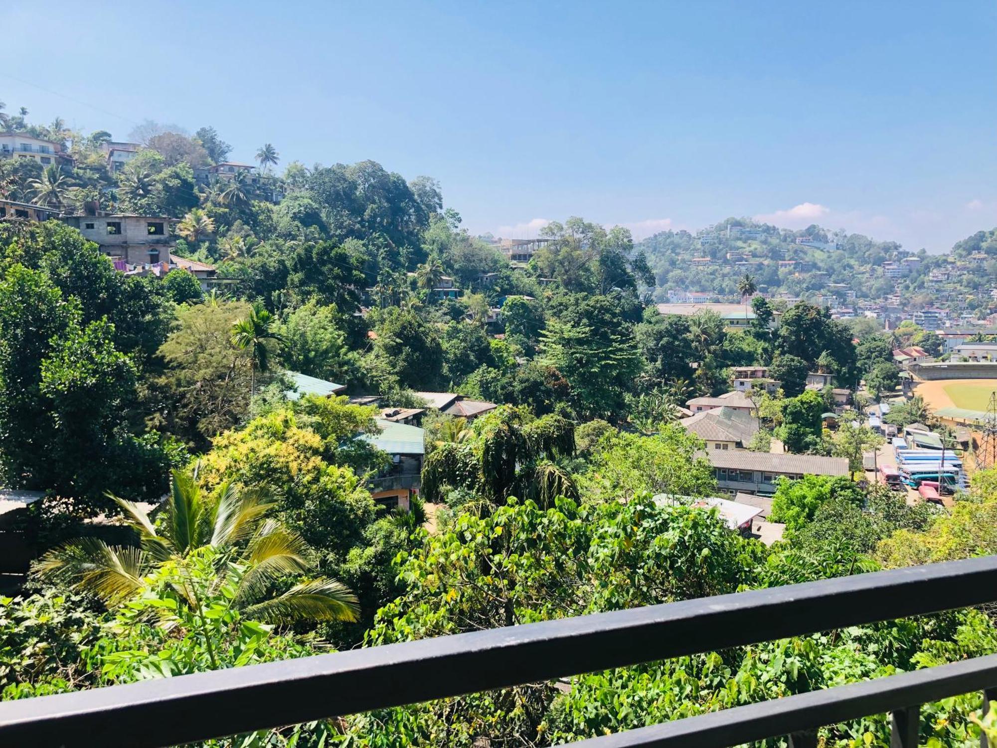 Kandy Dilruk Homestay ภายนอก รูปภาพ