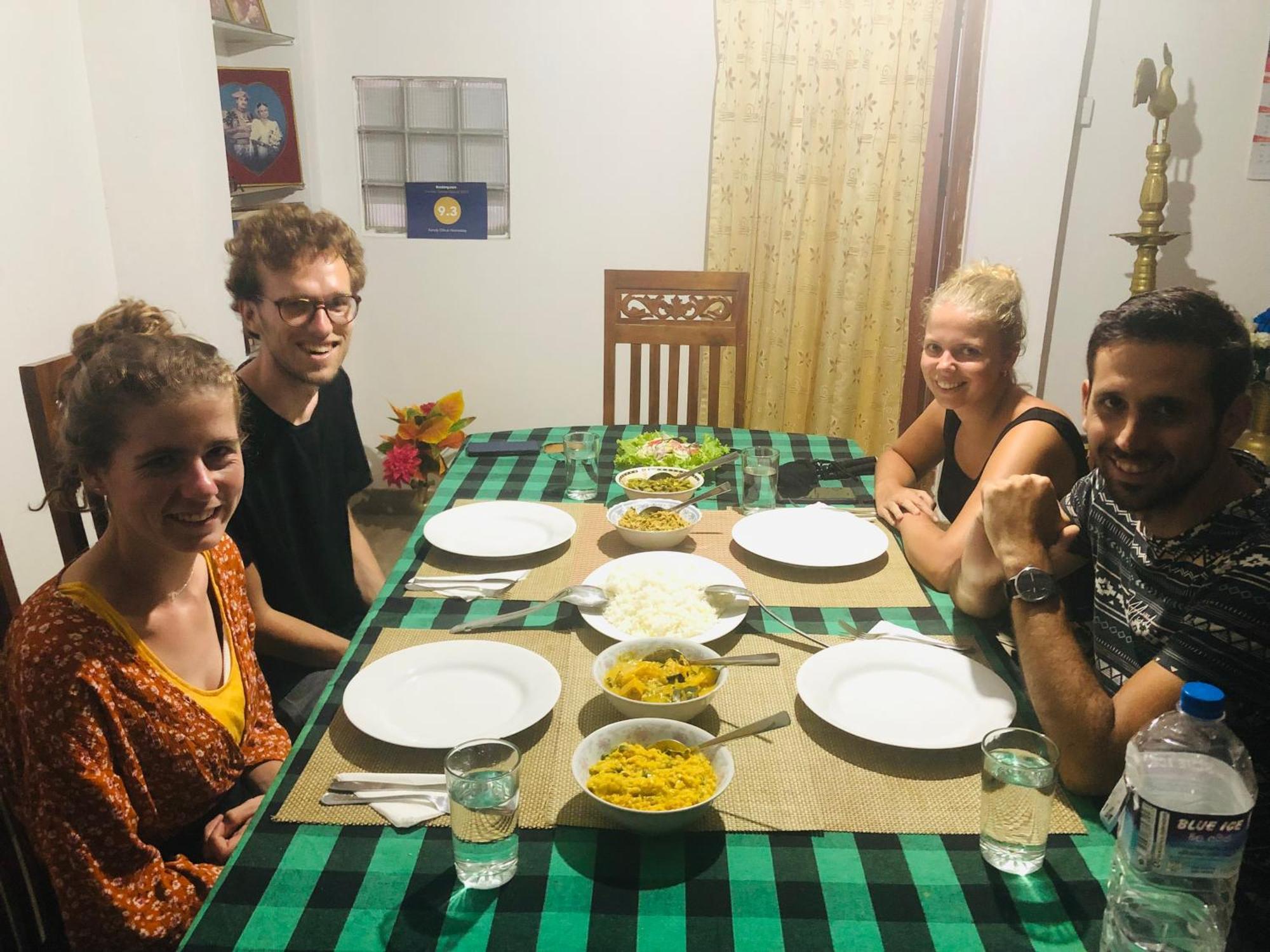 Kandy Dilruk Homestay ภายนอก รูปภาพ