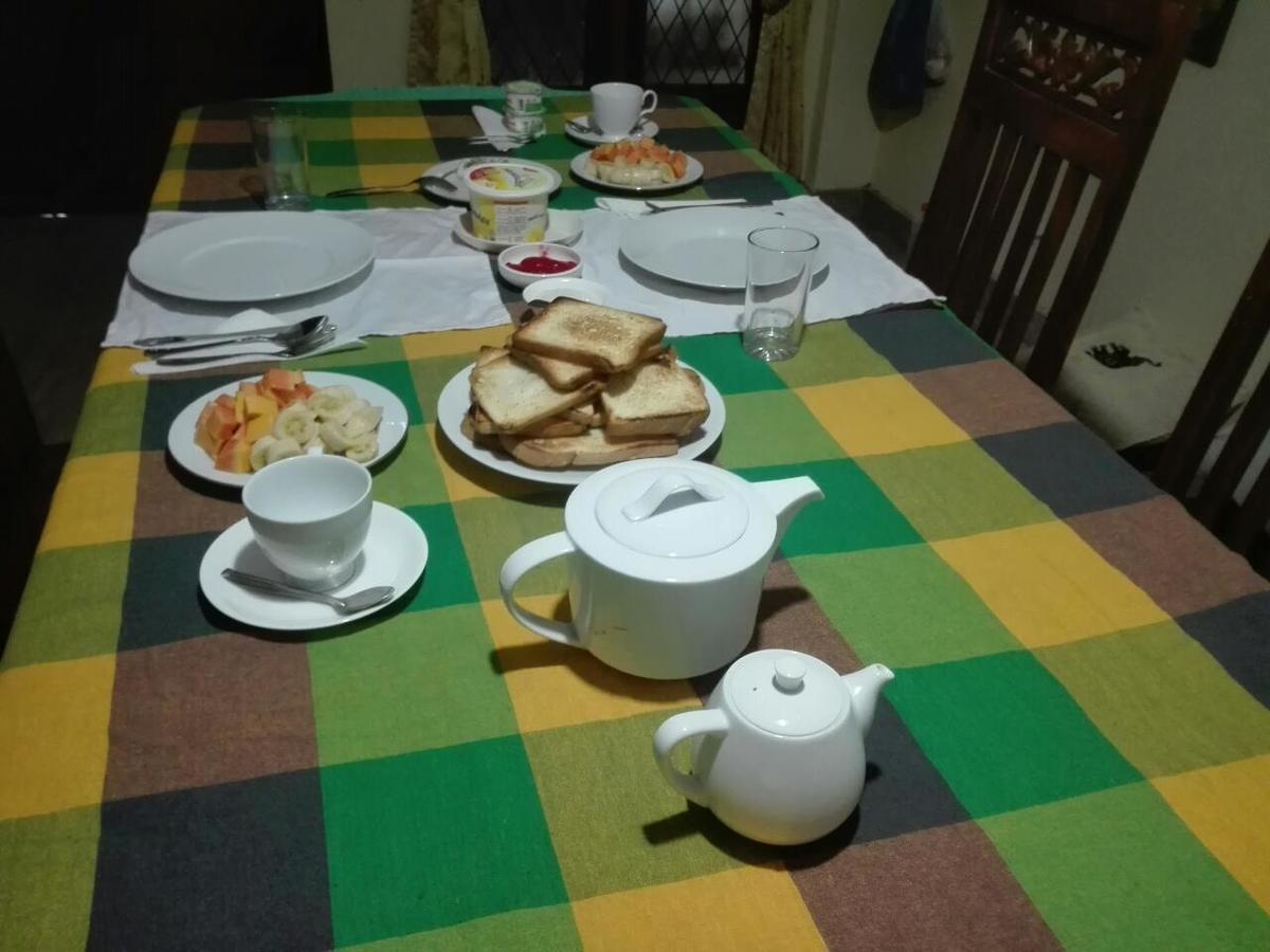 Kandy Dilruk Homestay ภายนอก รูปภาพ