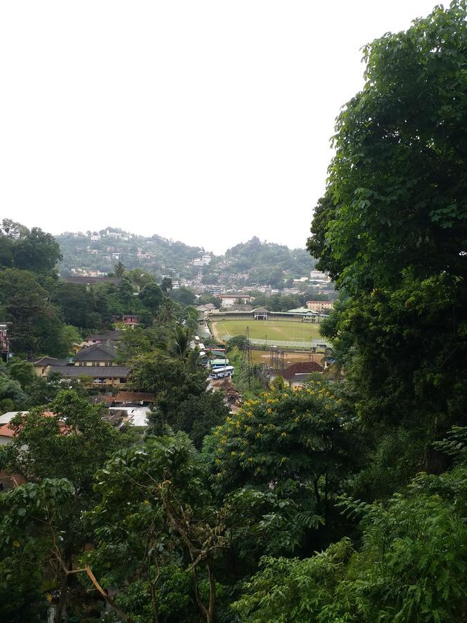 Kandy Dilruk Homestay ภายนอก รูปภาพ
